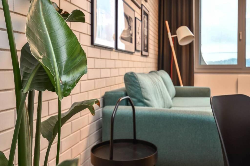 Skypark Luxury Apartment With Skyline View & Free Parking Bratislava Buitenkant foto